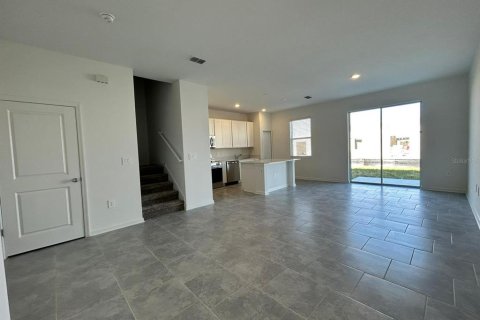 Townhouse in Davenport, Florida 3 bedrooms, 156.91 sq.m. № 2233141 - photo 5