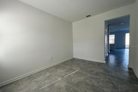 Townhouse in Davenport, Florida 3 bedrooms, 156.91 sq.m. № 2233141 - photo 4