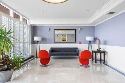 Condo in Riviera Beach, Florida, 2 bedrooms  № 1186651 - photo 1
