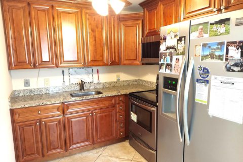 Condo in Deerfield Beach, Florida, 2 bedrooms № 2187409