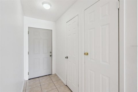 Duplex à vendre à Orlando, Floride: 3 chambres, 94.95 m2 № 2152055 - photo 4