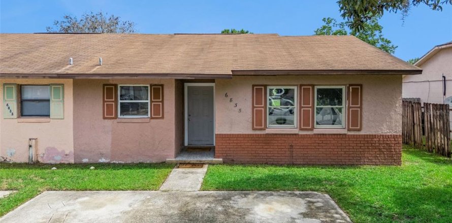 Duplex à Orlando, Floride 3 chambres, 94.95 m2 № 2152055