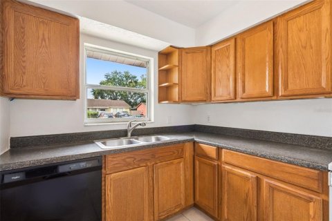 Duplex à vendre à Orlando, Floride: 3 chambres, 94.95 m2 № 2152055 - photo 9