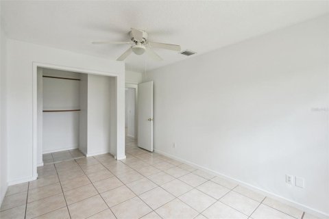 Duplex à vendre à Orlando, Floride: 3 chambres, 94.95 m2 № 2152055 - photo 11