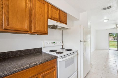Duplex à vendre à Orlando, Floride: 3 chambres, 94.95 m2 № 2152055 - photo 6
