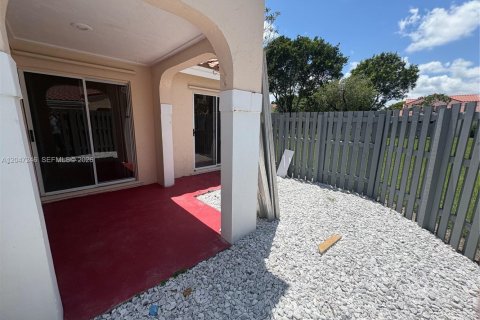 House in Weston, Florida 3 bedrooms, 106.93 sq.m. № 2305398 - photo 13