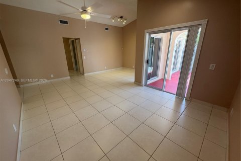 House in Weston, Florida 3 bedrooms, 106.93 sq.m. № 2305398 - photo 6