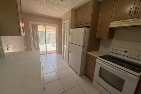 House in Weston, Florida 3 bedrooms, 106.93 sq.m. № 2305398 - photo 4
