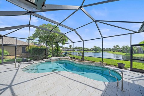 House in Fort Myers, Florida 5 bedrooms, 265.33 sq.m. № 2360908 - photo 7