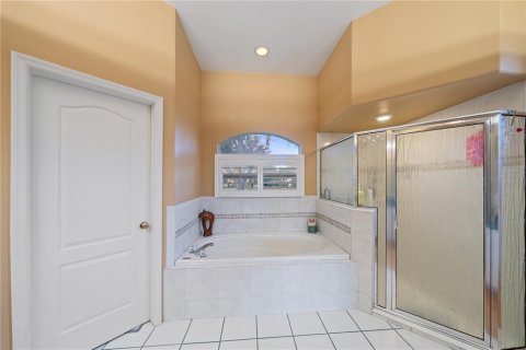 House in Fort Myers, Florida 5 bedrooms, 265.33 sq.m. № 2360908 - photo 3