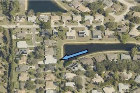House in Fort Myers, Florida 5 bedrooms, 265.33 sq.m. № 2360908 - photo 5