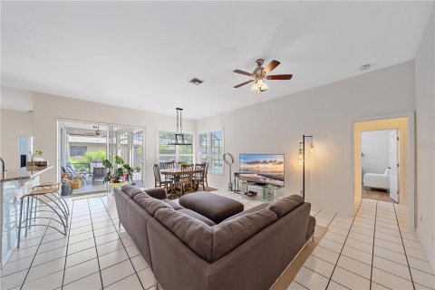 House in Fort Myers, Florida 5 bedrooms, 265.33 sq.m. № 2360908 - photo 29
