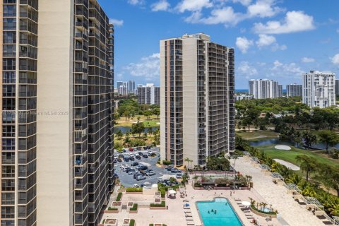 Condominio en venta en Aventura, Florida, 1 dormitorio, 84.82 m2 № 1861303 - foto 2