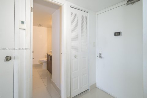 Condominio en venta en Aventura, Florida, 1 dormitorio, 84.82 m2 № 1861303 - foto 21