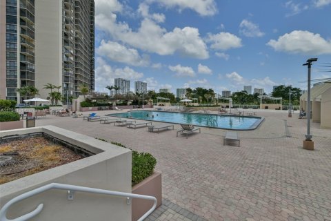 Condominio en venta en Aventura, Florida, 1 dormitorio, 84.82 m2 № 1861303 - foto 26