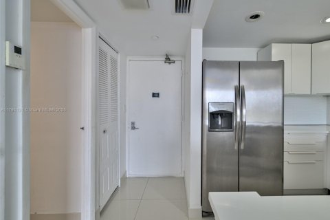 Condominio en venta en Aventura, Florida, 1 dormitorio, 84.82 m2 № 1861303 - foto 4