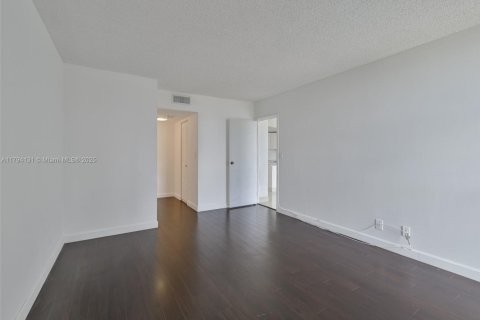 Condominio en venta en Aventura, Florida, 1 dormitorio, 84.82 m2 № 1861303 - foto 13
