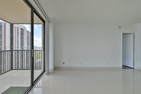 Condominio en venta en Aventura, Florida, 1 dormitorio, 84.82 m2 № 1861303 - foto 10