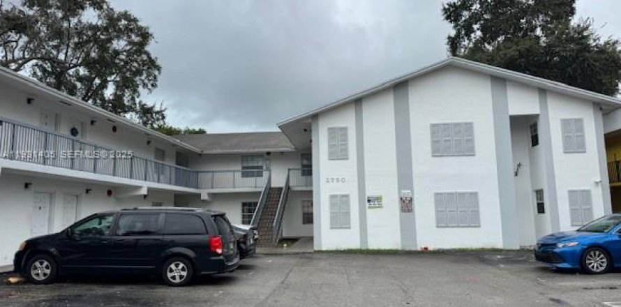 Condominio en Miami, Florida, 2 dormitorios  № 1990014