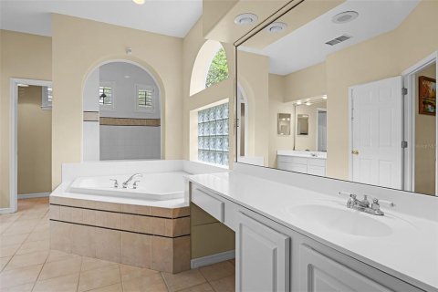 Casa en venta en Orlando, Florida, 5 dormitorios, 264.59 m2 № 1913589 - foto 18