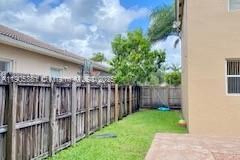 House in Homestead, Florida 4 bedrooms, 258.55 sq.m. № 2081949 - photo 26