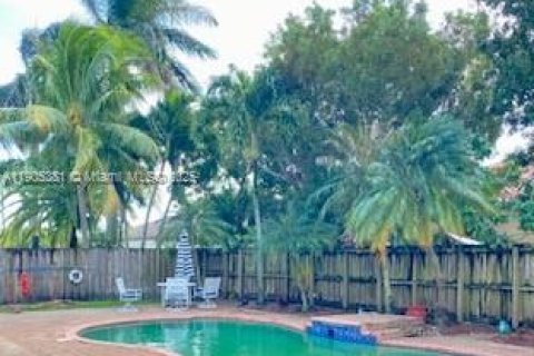 House in Homestead, Florida 4 bedrooms, 258.55 sq.m. № 2081949 - photo 28