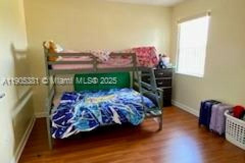House in Homestead, Florida 4 bedrooms, 258.55 sq.m. № 2081949 - photo 9