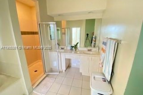 House in Homestead, Florida 4 bedrooms, 258.55 sq.m. № 2081949 - photo 14