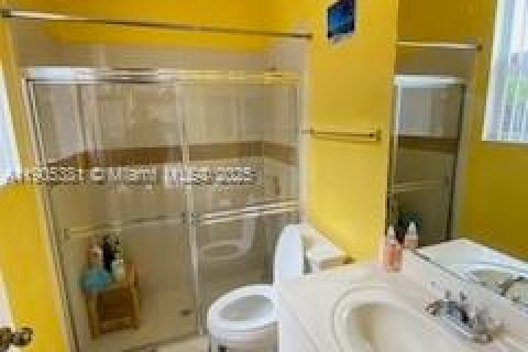 House in Homestead, Florida 4 bedrooms, 258.55 sq.m. № 2081949 - photo 25