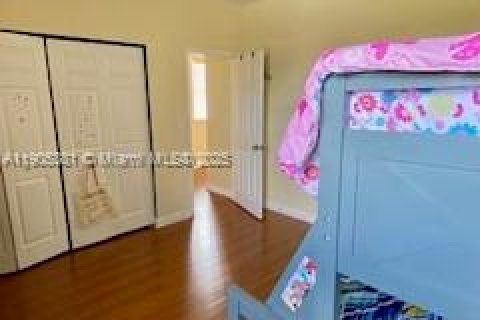 House in Homestead, Florida 4 bedrooms, 258.55 sq.m. № 2081949 - photo 11