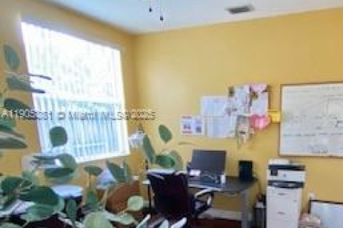 House in Homestead, Florida 4 bedrooms, 258.55 sq.m. № 2081949 - photo 23