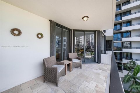 Condo in Miami, Florida, 2 bedrooms  № 1940940 - photo 4