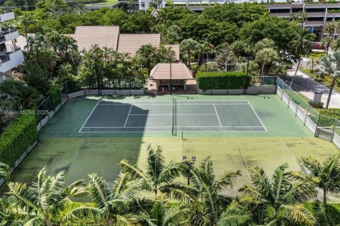 Condo in Miami, Florida, 2 bedrooms  № 1940940 - photo 28