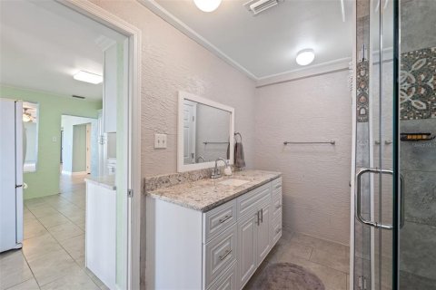House in Riverview, Florida 5 bedrooms, 325.16 sq.m. № 1884464 - photo 20