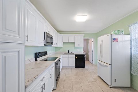House in Riverview, Florida 5 bedrooms, 325.16 sq.m. № 1884464 - photo 16
