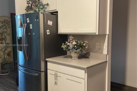 House in Port St. Lucie, Florida 3 bedrooms, 151.71 sq.m. № 2045550 - photo 9