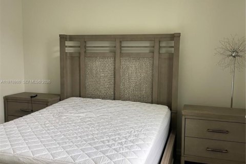 Villa ou maison à louer à Port St. Lucie, Floride: 3 chambres, 151.71 m2 № 2045550 - photo 2