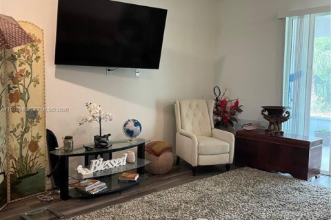 Villa ou maison à louer à Port St. Lucie, Floride: 3 chambres, 151.71 m2 № 2045550 - photo 3