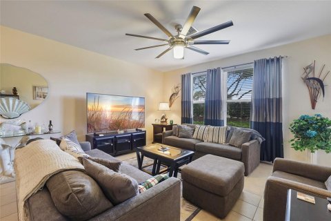 Townhouse in Cape Coral, Florida 3 bedrooms, 183.67 sq.m. № 1754468 - photo 15