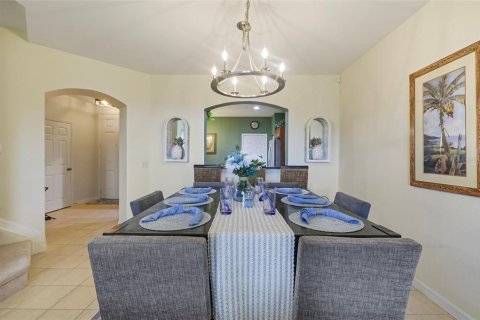 Townhouse in Cape Coral, Florida 3 bedrooms, 183.67 sq.m. № 1754468 - photo 8