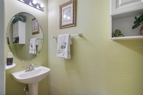 Townhouse in Cape Coral, Florida 3 bedrooms, 183.67 sq.m. № 1754468 - photo 16