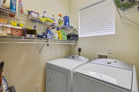Townhouse in Cape Coral, Florida 3 bedrooms, 183.67 sq.m. № 1754468 - photo 18