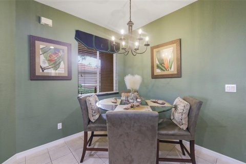 Townhouse in Cape Coral, Florida 3 bedrooms, 183.67 sq.m. № 1754468 - photo 9