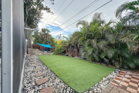House in Saint Petersburg, Florida 3 bedrooms, 135.82 sq.m. № 1916163 - photo 28