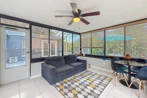 House in Saint Petersburg, Florida 3 bedrooms, 135.82 sq.m. № 1916163 - photo 26