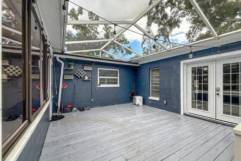 House in Saint Petersburg, Florida 3 bedrooms, 135.82 sq.m. № 1916163 - photo 23