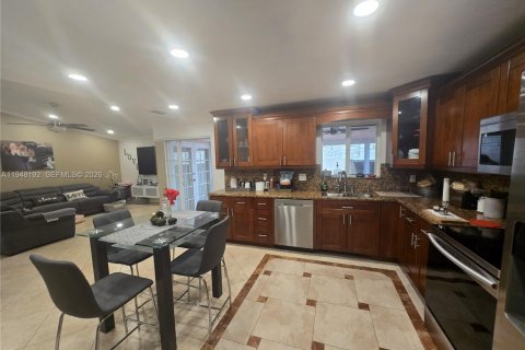 Villa ou maison à vendre à Homestead, Floride: 3 chambres, 114.92 m2 № 2004195 - photo 3