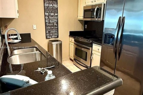 Copropriété à louer à Miami, Floride: 2 chambres, 95.41 m2 № 1925405 - photo 6
