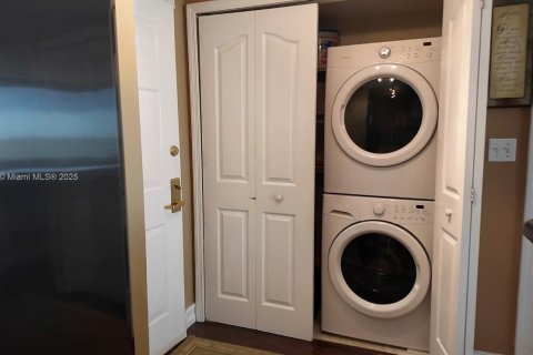 Copropriété à louer à Miami, Floride: 2 chambres, 95.41 m2 № 1925405 - photo 17