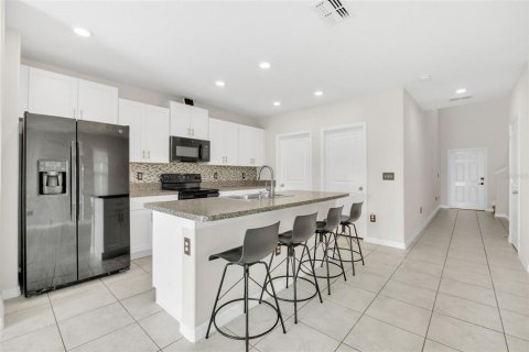 House in Ruskin, Florida 5 bedrooms, 224.36 sq.m. № 1792182 - photo 12